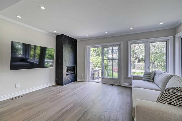 40 Beaufield Ave, House semidetached with 3 bedrooms, 3 bathrooms and 1 parking in Toronto ON | Image 4