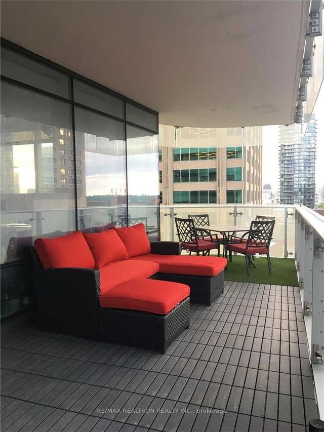 1301 - 1 Bloor St E, Condo with 2 bedrooms, 2 bathrooms and 0 parking in Toronto ON | Image 15