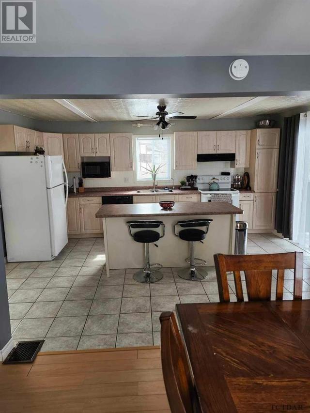 287 Tenth Ave, House other with 0 bedrooms, 0 bathrooms and null parking in Cochrane ON | Image 7