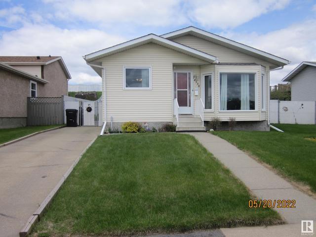 14538 37 St Nw Nw, House detached with 3 bedrooms, 2 bathrooms and null parking in Edmonton AB | Card Image