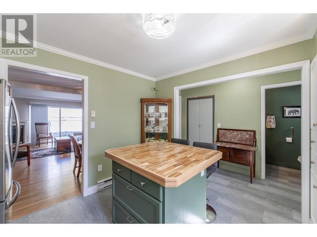 104 - 3315 Wilson Street, House attached with 3 bedrooms, 1 bathrooms and 1 parking in Penticton BC | Image 7