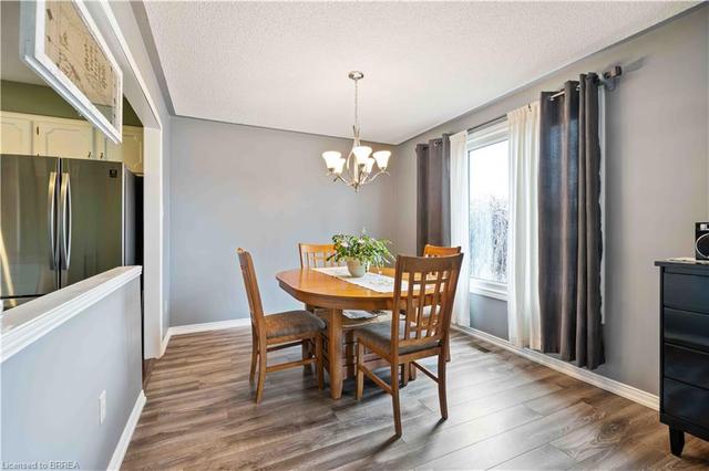 22 Blackfriar Lane, House detached with 4 bedrooms, 2 bathrooms and 3 parking in Brantford ON | Image 18