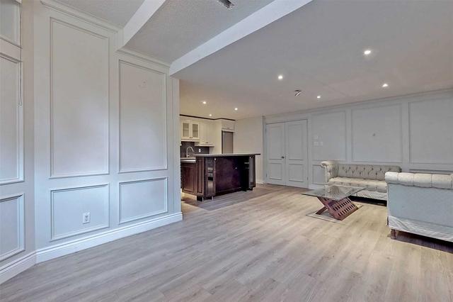 106 Teefy Ave, House detached with 5 bedrooms, 10 bathrooms and 10 parking in Richmond Hill ON | Image 27