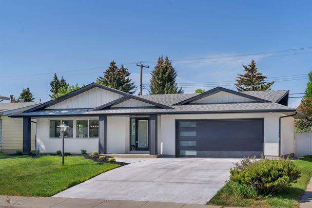 10519 Maplecreek Drive Se, House detached with 4 bedrooms, 3 bathrooms and 4 parking in Calgary AB | Image 2