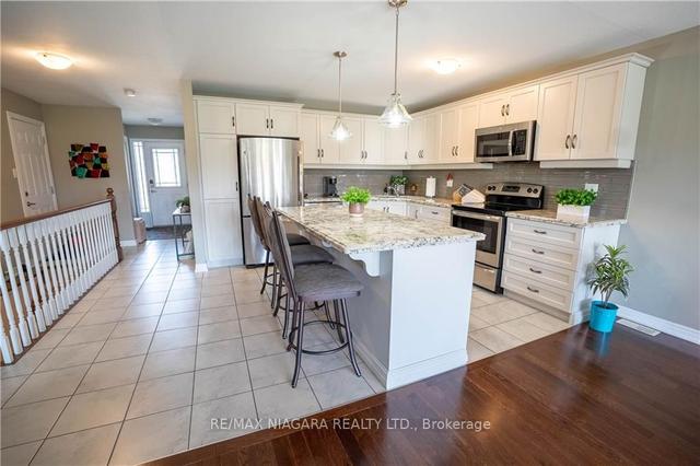 14 - 77 Avery Cres, House detached with 2 bedrooms, 3 bathrooms and 3 parking in St. Catharines ON | Image 9