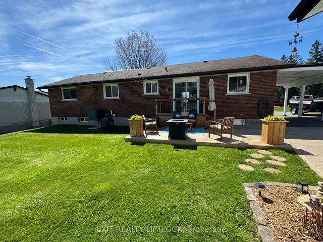 826 Stewart Dr, House detached with 3 bedrooms, 2 bathrooms and 11 parking in Peterborough ON | Image 27