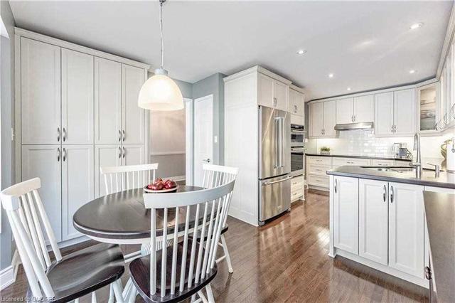 220 Robinson St, House attached with 3 bedrooms, 3 bathrooms and 2 parking in Oakville ON | Image 35
