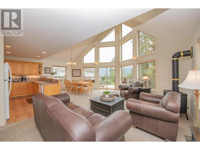 16490 Commonage Road, House detached with 4 bedrooms, 3 bathrooms and 1 parking in Lake Country BC | Image 13