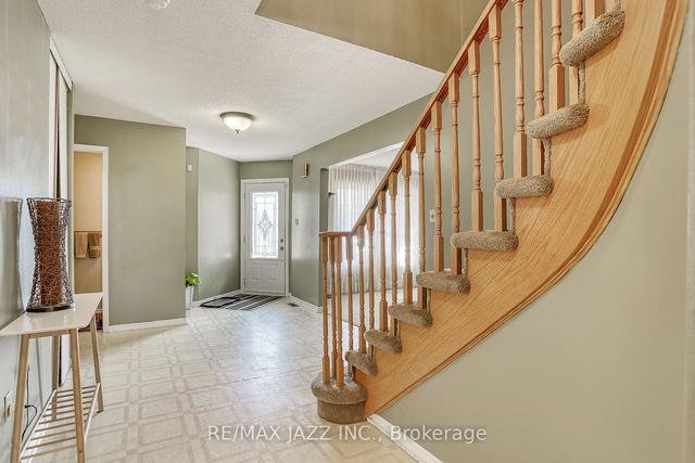 824 Lavis St, House detached with 4 bedrooms, 3 bathrooms and 4 parking in Oshawa ON | Image 30