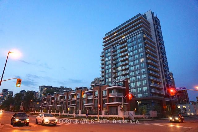 906 - 68 Canterbury Pl, Condo with 1 bedrooms, 1 bathrooms and 1 parking in Toronto ON | Image 1
