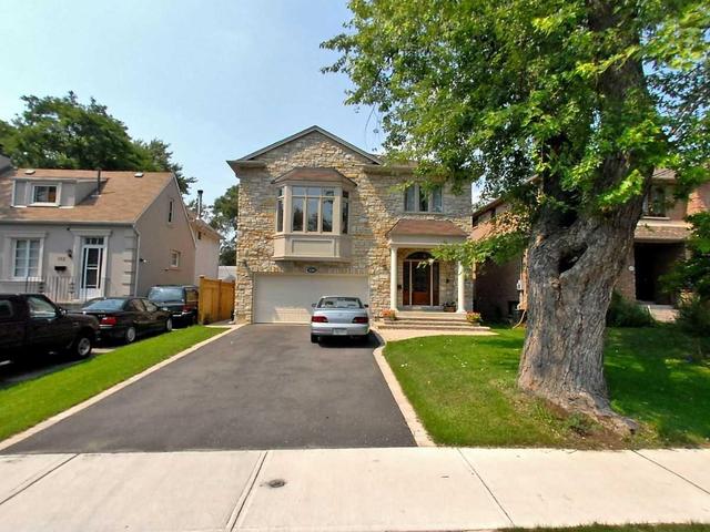 106 Parkview Ave, House detached with 4 bedrooms, 5 bathrooms and 2 parking in Toronto ON | Image 1