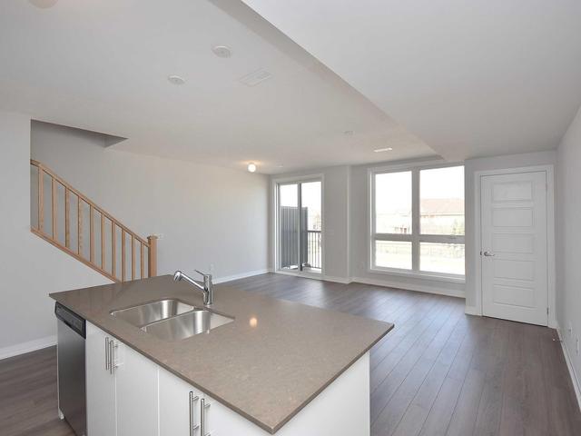 205 - 1200 Main St E, Townhouse with 2 bedrooms, 3 bathrooms and 1 parking in Milton ON | Image 12