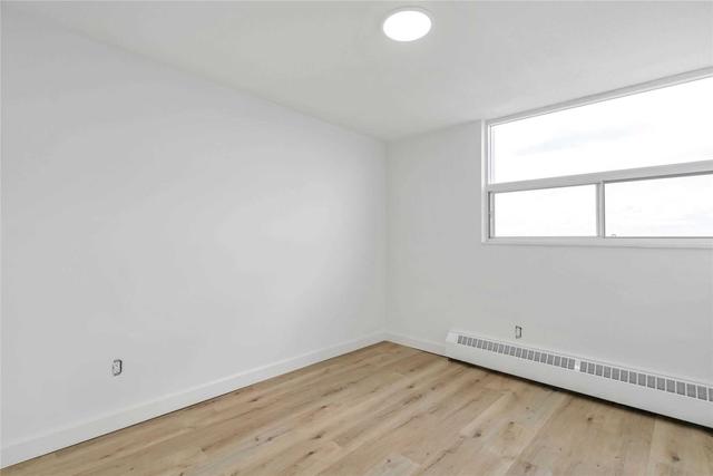 1004 - 15 Albright Rd, Condo with 2 bedrooms, 1 bathrooms and 1 parking in Hamilton ON | Image 9