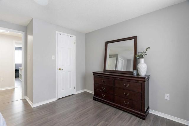 199 Nathan Cres, House attached with 2 bedrooms, 2 bathrooms and 2 parking in Barrie ON | Image 4