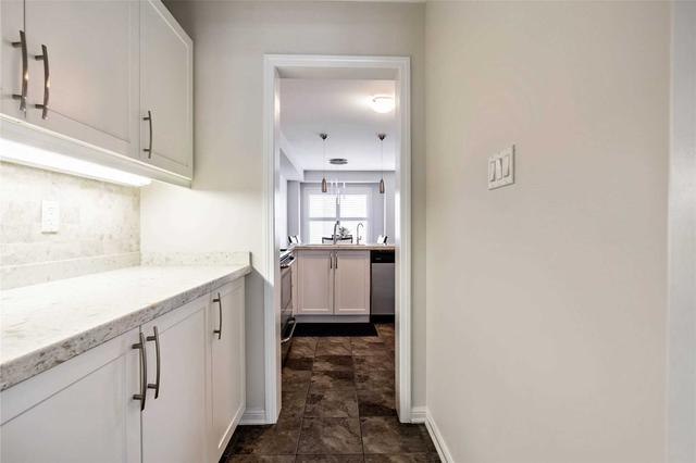 30 Commuter Dr, House attached with 3 bedrooms, 4 bathrooms and 3 parking in Brampton ON | Image 10