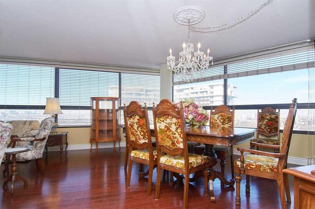 2207 - 1300 Bloor St W, Condo with 3 bedrooms, 2 bathrooms and 1 parking in Toronto ON | Image 38