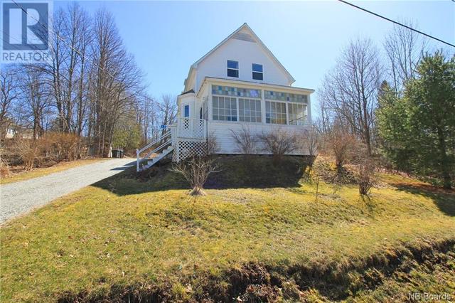 17 Acadia Crescent, House detached with 3 bedrooms, 2 bathrooms and null parking in Hampton NB | Image 1