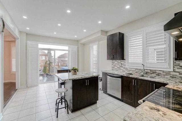 27 Harbourtown Cres, House detached with 4 bedrooms, 4 bathrooms and 6 parking in Brampton ON | Image 32