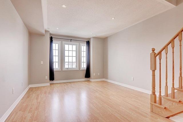 10002 Mccowan Rd, House attached with 3 bedrooms, 3 bathrooms and 2 parking in Markham ON | Image 13