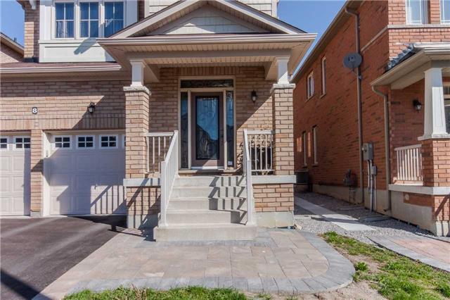 8 Township Ave, House detached with 4 bedrooms, 3 bathrooms and 4 parking in Richmond Hill ON | Image 2