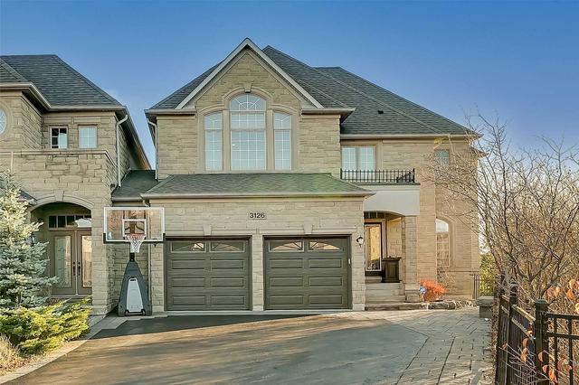 3126 Cardross Crt, House attached with 4 bedrooms, 5 bathrooms and 8 parking in Oakville ON | Card Image