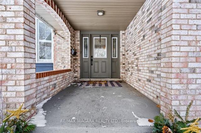 49 Royal Oak Dr, House detached with 3 bedrooms, 3 bathrooms and 6 parking in St. Catharines ON | Image 12
