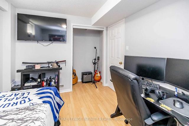 72 Mosley Cres, House detached with 2 bedrooms, 2 bathrooms and 5.5 parking in Brampton ON | Image 22