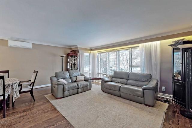 16 Stormont Ave, House detached with 4 bedrooms, 4 bathrooms and 4 parking in Toronto ON | Image 34