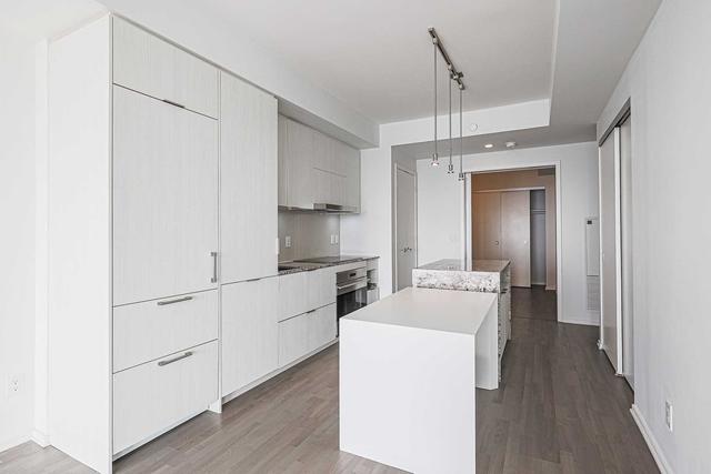 4607 - 1 Bloor St E, Condo with 2 bedrooms, 2 bathrooms and 0 parking in Toronto ON | Image 7