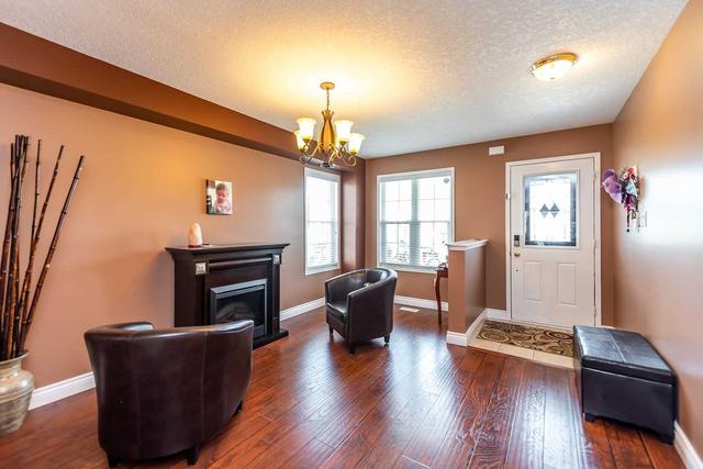 247 Windwood Dr, House detached with 3 bedrooms, 3 bathrooms and 3 parking in Hamilton ON | Image 8