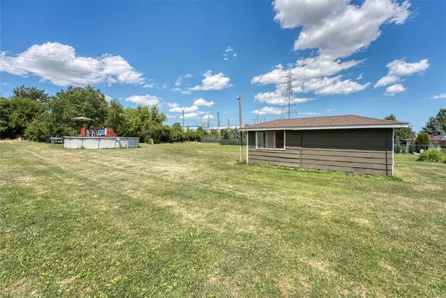 2144 Grand Marais Rd E, House detached with 3 bedrooms, 2 bathrooms and 5.5 parking in Windsor ON | Image 28