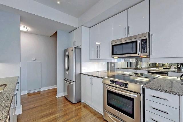 2603 - 18 Yorkville Ave, Condo with 2 bedrooms, 2 bathrooms and 2 parking in Toronto ON | Image 2