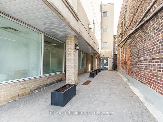 1 - 473 Dupont St, Condo with 2 bedrooms, 3 bathrooms and 1 parking in Toronto ON | Image 18