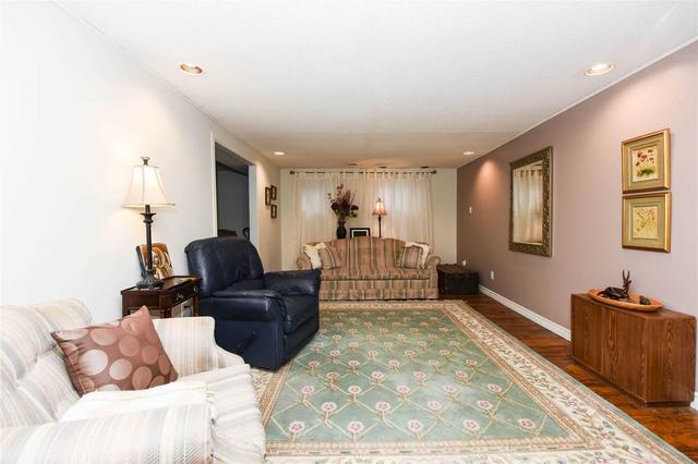 17 Reigate Ave, House detached with 3 bedrooms, 2 bathrooms and 2 parking in Brampton ON | Image 11