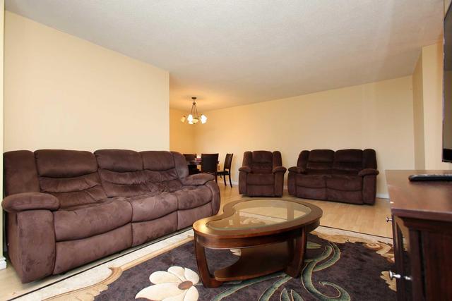 906 - 21 Knightsbridge Rd, Condo with 2 bedrooms, 1 bathrooms and 1 parking in Brampton ON | Image 6