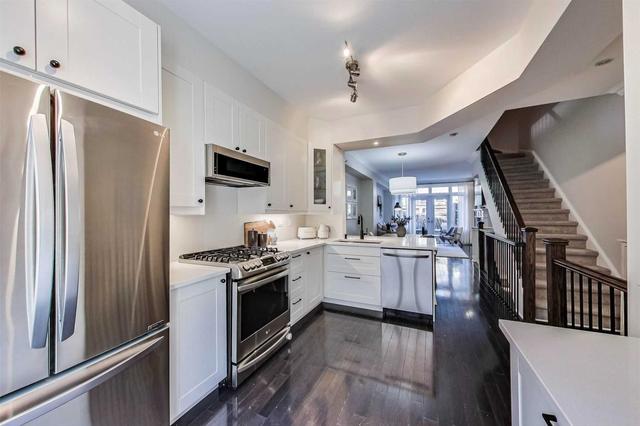 52 Furrow Lane, House attached with 3 bedrooms, 3 bathrooms and 2 parking in Toronto ON | Image 6