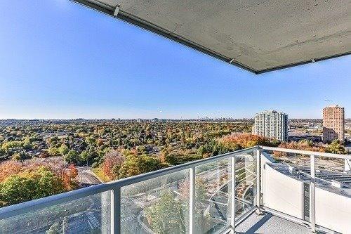2009 - 60 Town Centre Crt, Condo with 2 bedrooms, 1 bathrooms and 1 parking in Toronto ON | Image 9