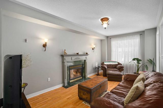 106 Madelaine Dr, House detached with 4 bedrooms, 3 bathrooms and 4 parking in Barrie ON | Image 3