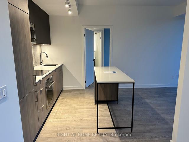 914 - 220 Missinnihe Way, Condo with 1 bedrooms, 2 bathrooms and 1 parking in Mississauga ON | Image 3