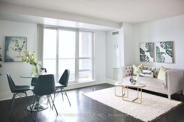 801 - 30 Herons Hill Way, Condo with 1 bedrooms, 1 bathrooms and 1 parking in Toronto ON | Image 11