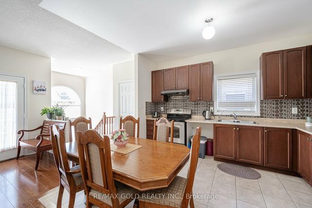 36 Mckenzie Way, House detached with 3 bedrooms, 2 bathrooms and 3 parking in Bradford West Gwillimbury ON | Image 2