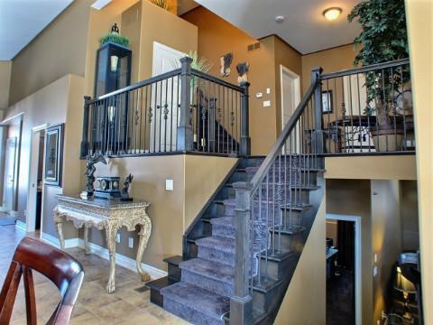 8656 Kelsey Cres, House detached with 5 bedrooms, 5 bathrooms and 3 parking in Niagara Falls ON | Image 2