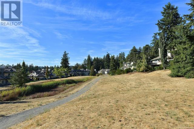 5 - 520 Marsett Pl, House attached with 4 bedrooms, 3 bathrooms and 1 parking in Saanich BC | Image 41
