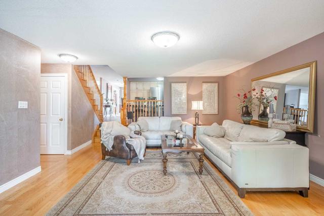 42 Richmond Cres, House detached with 4 bedrooms, 2 bathrooms and 6 parking in Hamilton ON | Image 8