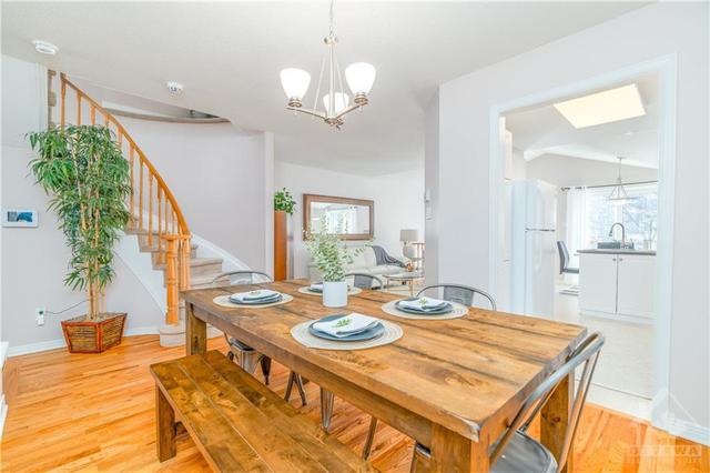 30 Gray Crescent, Townhouse with 3 bedrooms, 3 bathrooms and 3 parking in Ottawa ON | Image 5