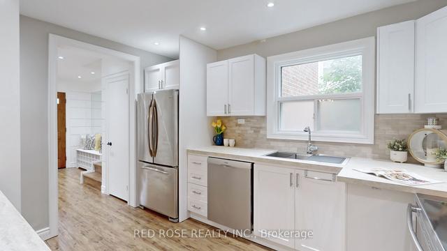 120 Harlandale Ave, House detached with 3 bedrooms, 3 bathrooms and 5 parking in Toronto ON | Image 14