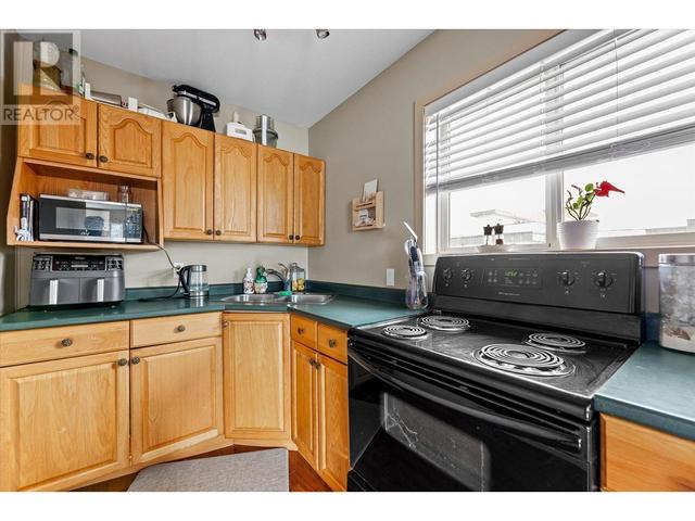 836 Patterson Avenue, House detached with 4 bedrooms, 2 bathrooms and 5 parking in Kelowna BC | Image 27