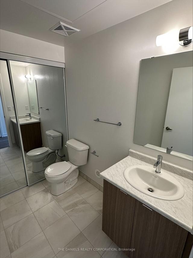 c-204 - 140 Canon Jackson Dr E, Townhouse with 2 bedrooms, 3 bathrooms and 1 parking in Toronto ON | Image 3