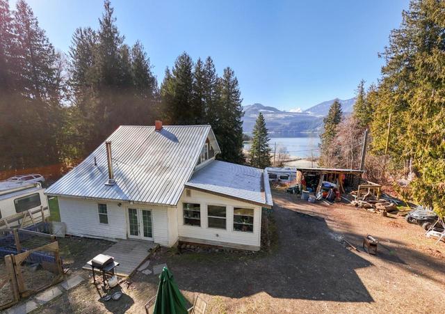 1766 Riondel Road N, House detached with 3 bedrooms, 2 bathrooms and null parking in Central Kootenay A BC | Image 92