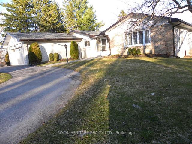 111 Beehive Dr, House detached with 3 bedrooms, 2 bathrooms and 6 parking in Kawartha Lakes ON | Image 1